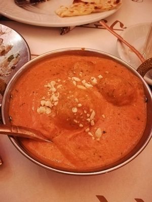 albondigas de espinacas at Veg World India in Barcelona