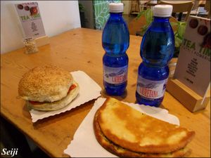 Vegan burger and pizza at 100% Bio in Rome