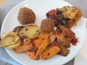 Vegan buffet at 100% Bio in Rome