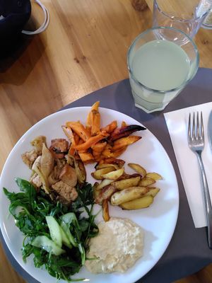 Buffet au poids et verre de kéfir at 100% Bio in Rome