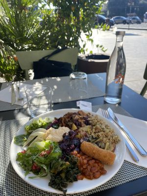 Outside seating in December  at 100% Bio in Rome