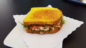 Toast at 100% Bio in Rome