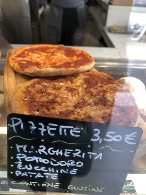 Mini pizzas  at 100% Bio in Rome