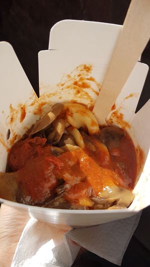 Hier: Tomatensauce mit Pilztopping. Seeehr lecker :) at Dal Moro's Fresh Pasta To Go in Venice