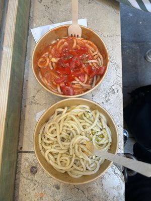 Pasta napoletana & Pasta aglio e olio  at Dal Moro's Fresh Pasta To Go in Venice