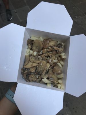 Pasta with olive oil and mushrooms at Dal Moro's Fresh Pasta To Go in Venice