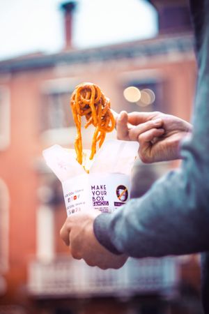 Vegan NAPOLETANA sauce in Venice at Dal Moro's Fresh Pasta To Go in Venice