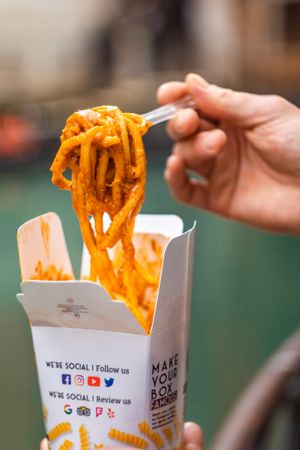 Vegan NAPOLETANA sauce in Venice at Dal Moro's Fresh Pasta To Go in Venice