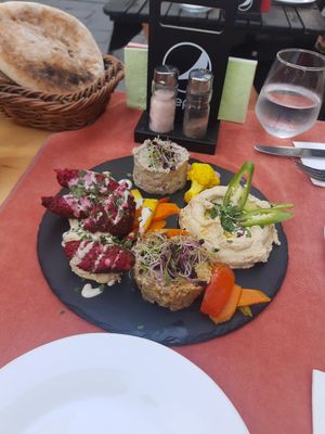 Vegan starter at Aubergine in Bucharest