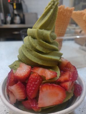Sweet Greens Strawberry at Yoga-urt in Glendale