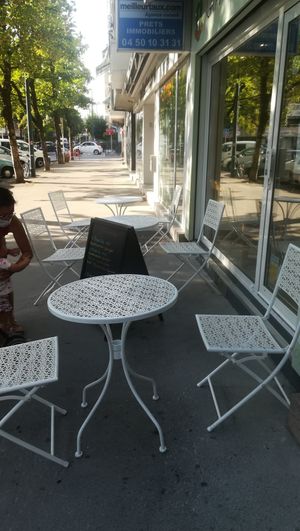 Outdoor sitting at Granny Smith in Annecy