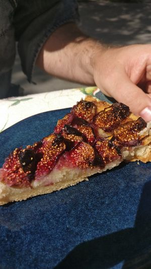 Tarte figues et amandes at Granny Smith in Annecy