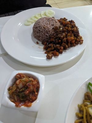 Kimchi, balaklak at Wellnessland Vegetarian Cafe in Cebu