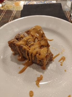 Apple pie with caramel sauce at Ma va' in Rome