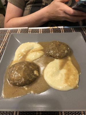 Polpette di Lenticchie al Marsala con Purè di Patate Rosse  at Ma va' in Rome