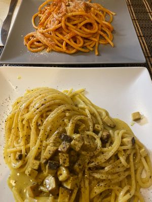 Amatriciana and carbonara  at Ma va' in Rome