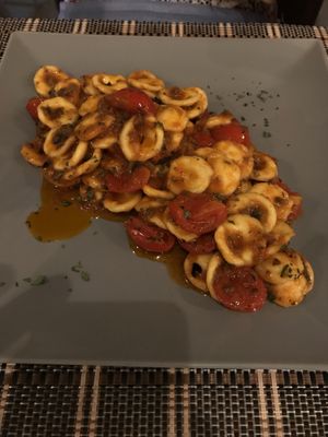 Tomato pasta at Ma va' in Rome