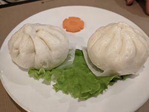 Banh bao at La Baie du Dragon in Marseille