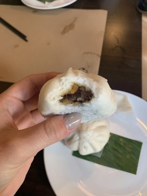 Vegan bao buns at La Baie du Dragon in Marseille