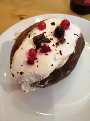 Maritozzo vegan with vegan whippen cream at Breaking Bread Bistrot in Rome