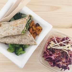 Lunch box with wraps and cabbage salad, so delicious! at SmileS in Bellinzona