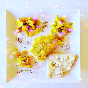 indian/fuSion maSala doSa w/ chapati bread & spiced veggieS at SmileS in Bellinzona