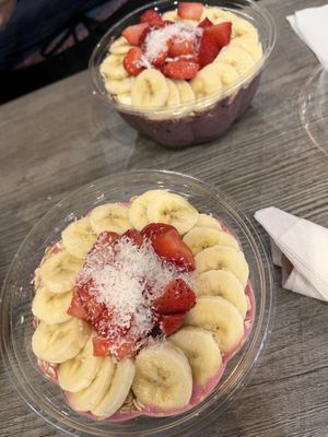 Açaí in back, pitaya up front   at The Green Cat in Virginia Beach