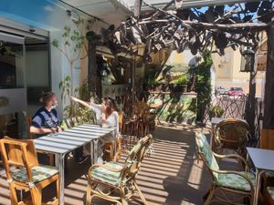 Outdoor dining at Verdeando in Denia