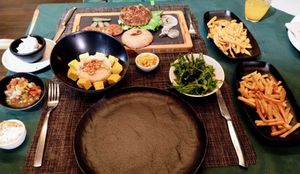 Burger and tofu salad at Verdeando in Denia