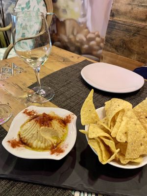 Hummus with nachos  at Verdeando in Denia
