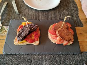 Montaditos de Amorcilla y Chorisol at Verdeando in Denia