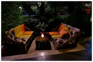 nice place for relaxing with a good beer or a nice glass of wine at Lizard in Rome