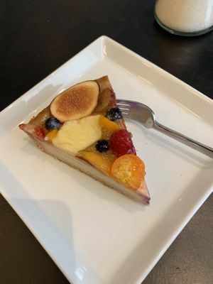 Pudding-Obst-Kuchen at Konditorei Issel in Muenster