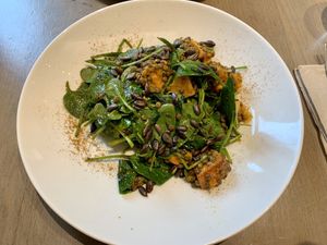 Seasonal salad (spinach, lentils, seeds, pumpkin)  at Beet in Luxembourg City