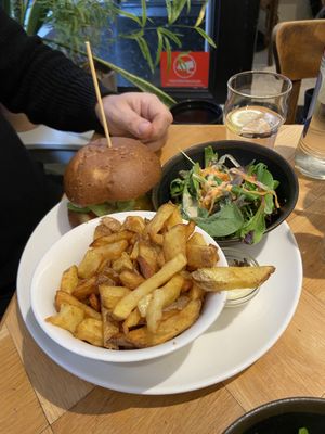 Burger 🍔🌱  at Beet in Luxembourg City