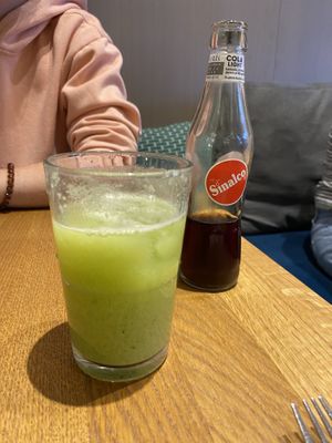 Verse appelsap  at Beet in Luxembourg City