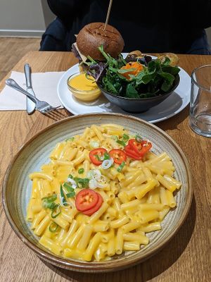 tasteless mac n cheese at Beet in Luxembourg City