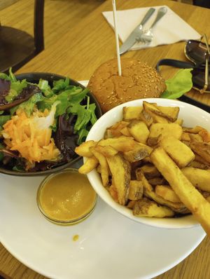 BBQ burger with fries substitute side at Beet in Luxembourg City