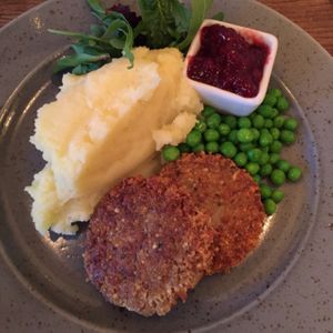 Oily patties, patatoes need at least some salt at Green Peas - Fridhemsplan in Stockholm