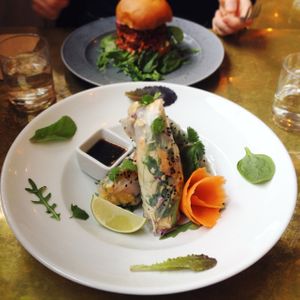 Spring rolls and burger with pulled jackfruit.  at Green Peas - Fridhemsplan in Stockholm