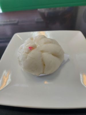Barbecue pork steamed bun at Guan Yim in Lampang