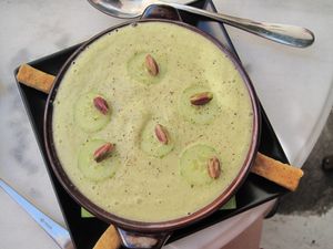 Grüne Suppe - rohvegan und superlecker at Spiti House Bar in Paros