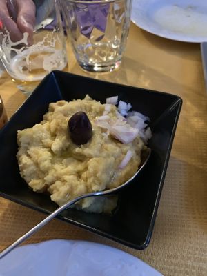 fava (v) - split pea (vegan version) at Kapilio in Crete