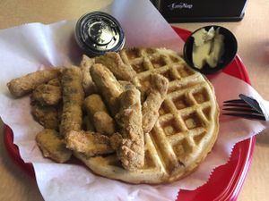 chick'n'waffle at Viva La Vegan in Atlanta