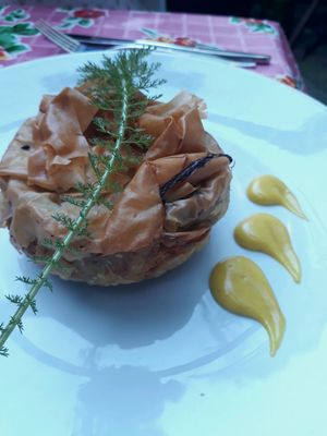 vegan bloem van filo at Eetcafe Spinoza in Leeuwarden