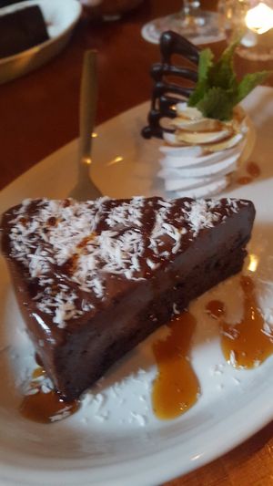 Leider etwas unscharf: Schokoladenkuchen zum Nachtisch at Eetcafe Spinoza in Leeuwarden