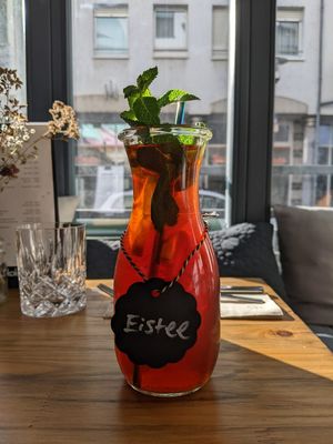 Unsere hausgemachte Eistee at Salute Vegetarische & Vegane Küche in Mainz