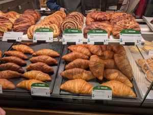 Vegane Auswahl at denn's Biomarkt in Jena