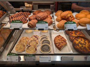 Vegane Auswahl at denn's Biomarkt in Jena