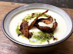 creamy jerusalem artichoke soup  at So Ham in Munich